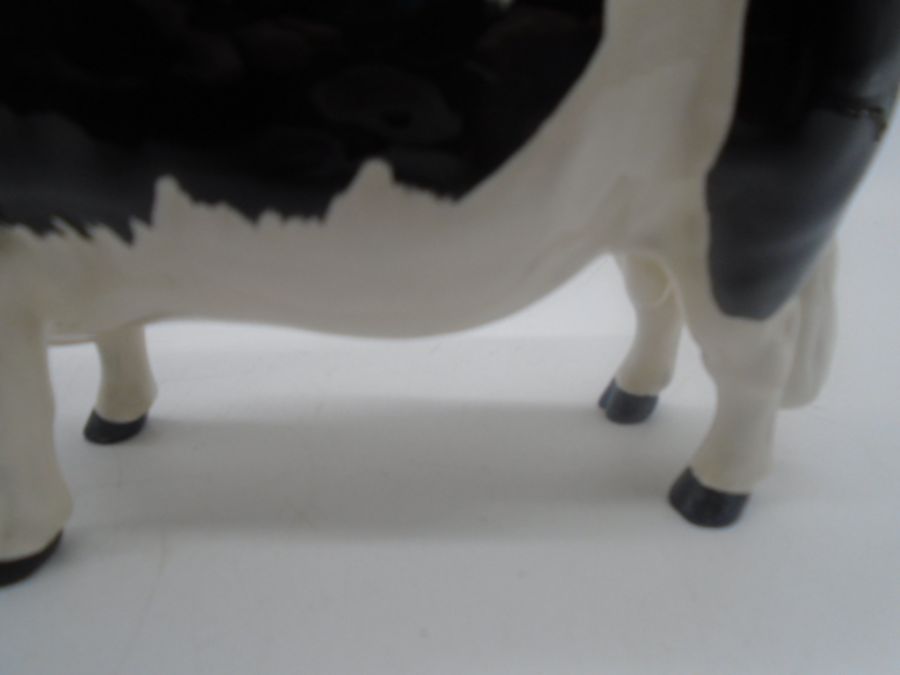 A Beswick Friesian bull - Image 5 of 15
