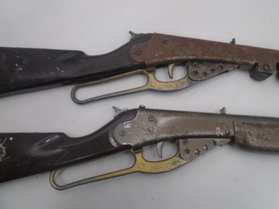 Two matching vintage children's toy rifles - one missing part of the barrel - Image 3 of 6