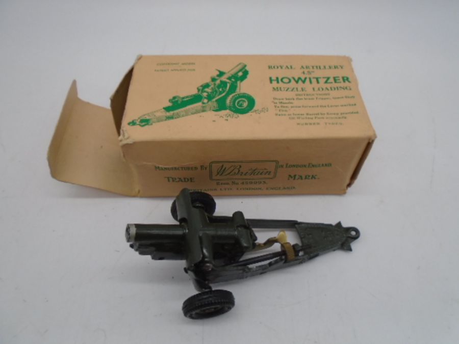 A collection of mainly Dinky Toys military die-cast vehicles and weapons including wagons, tanks, - Image 8 of 9