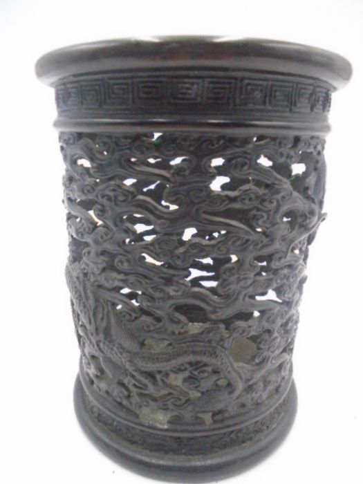 A 19th Century Oriental pierced bronze cylindrical pot decorated with three toed dragons and Greek - Image 7 of 10