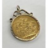 A 1900 full Sovereign in 9ct gold loose mount, total weight 9.1g