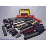 A large collection of various OO gauge carriages and rolling stock - many A/F