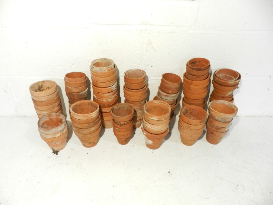 A collection of terracotta garden pots - Image 2 of 3