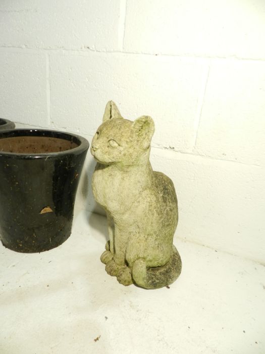 A reconstituted stone figure of a cat along with three glazed garden pots - Image 2 of 4