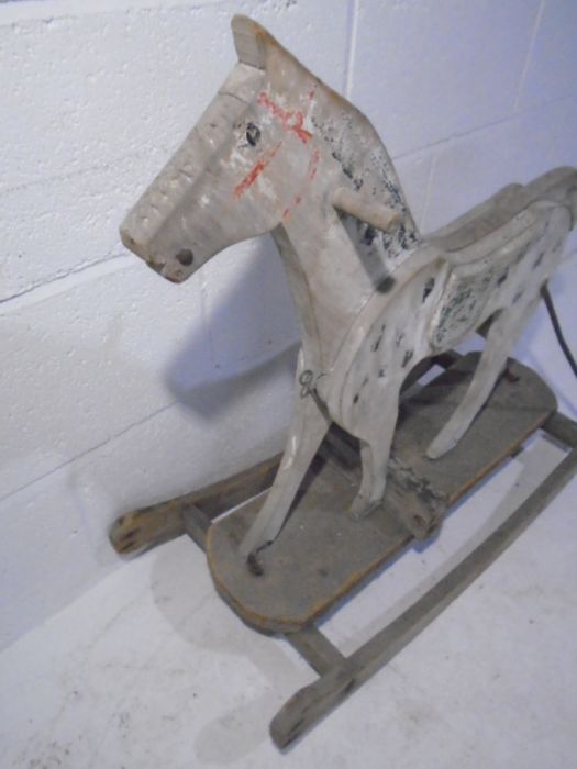 An antique child's wooden rocking horse - Image 2 of 6