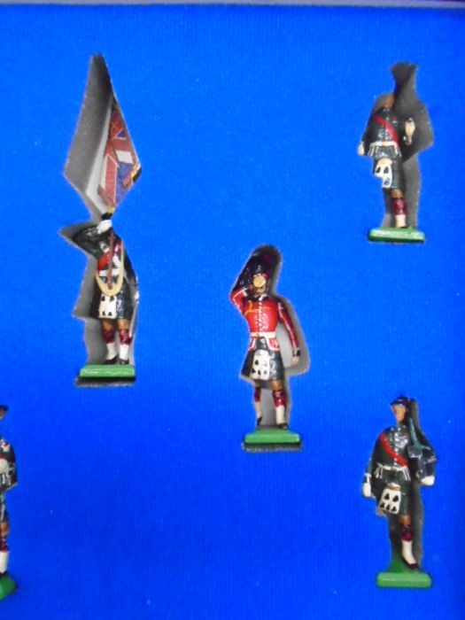 A boxed Britains limited edition "The Black Watch (Royal Highland Regiment) Colour Party & Escort" - Image 4 of 6