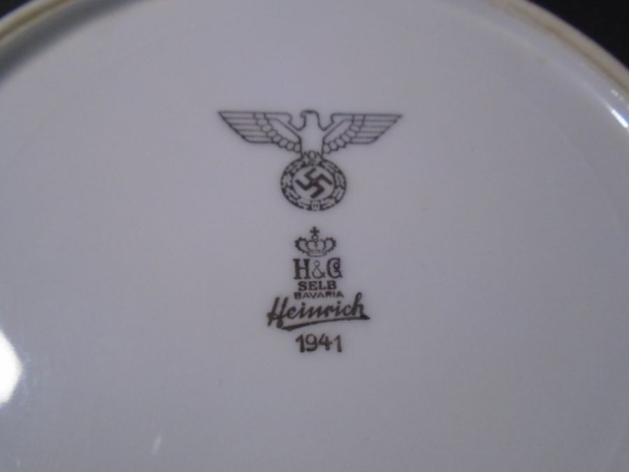 A German Third Reich army officers mess 9" plate, stamped mark to reverse with Heinrich & Co Selb - Image 4 of 5