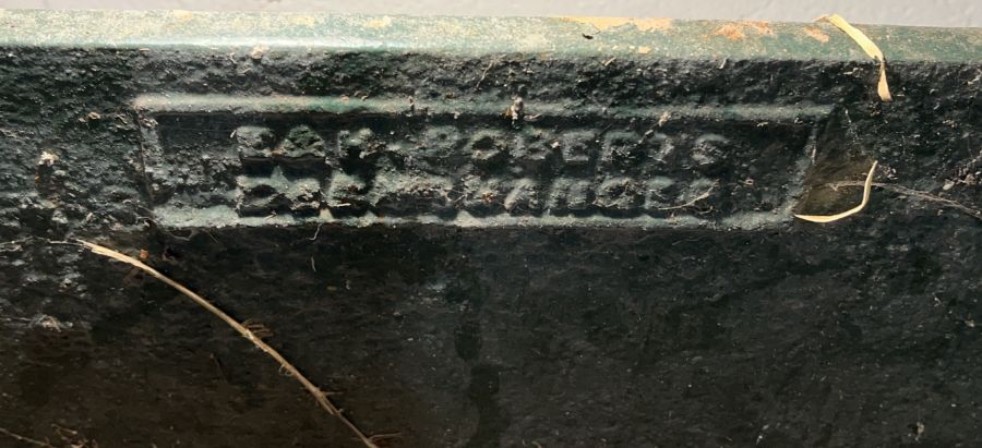 A small cast iron trough with makers name E & H Roberts - Image 3 of 3