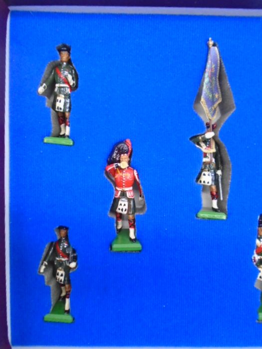 A boxed Britains limited edition "The Black Watch (Royal Highland Regiment) Colour Party & Escort" - Image 2 of 6