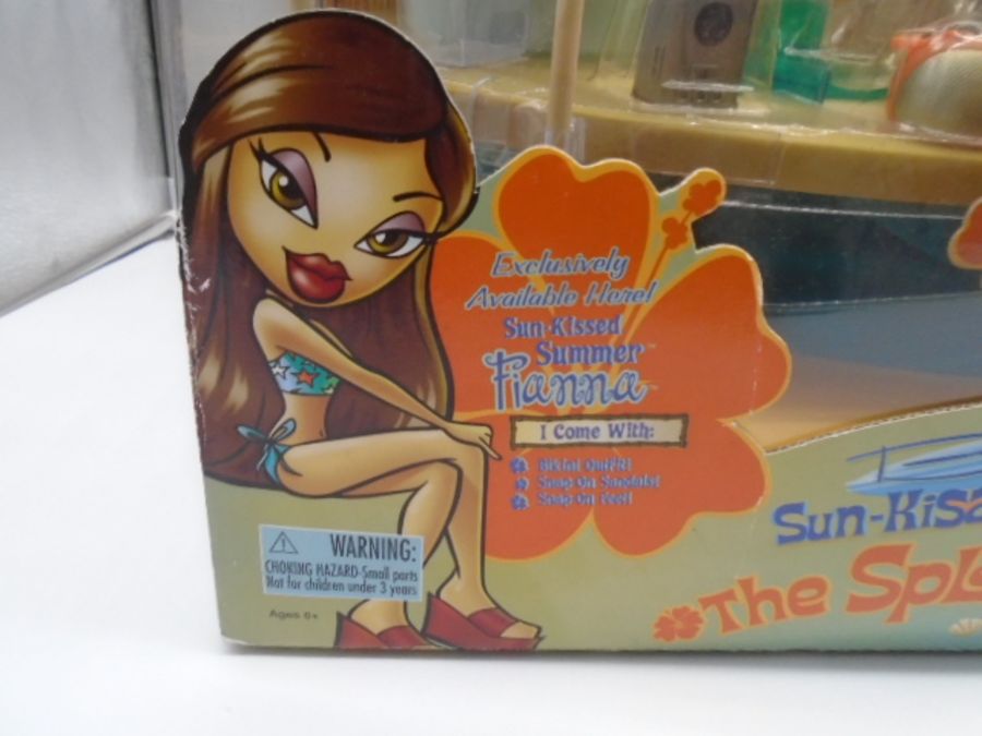 A boxed Bratz Sun-Kissed Summer "The Splash 'N' Dance Pool" set, along with a cased Bratz Kidz " - Image 3 of 6