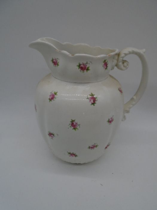 An enamelled lidded clothes boiler and jug, along with a wash bowl and jug etc - Image 12 of 13