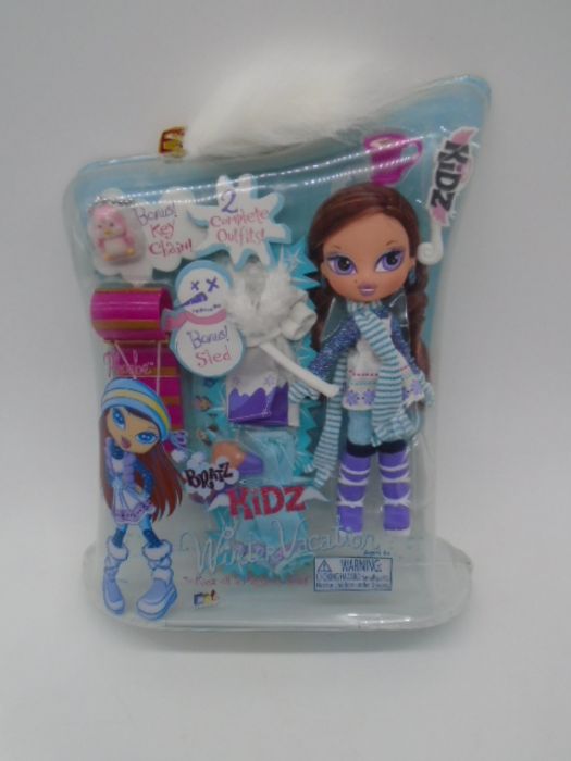 A boxed Bratz Sun-Kissed Summer "The Splash 'N' Dance Pool" set, along with a cased Bratz Kidz " - Image 6 of 6