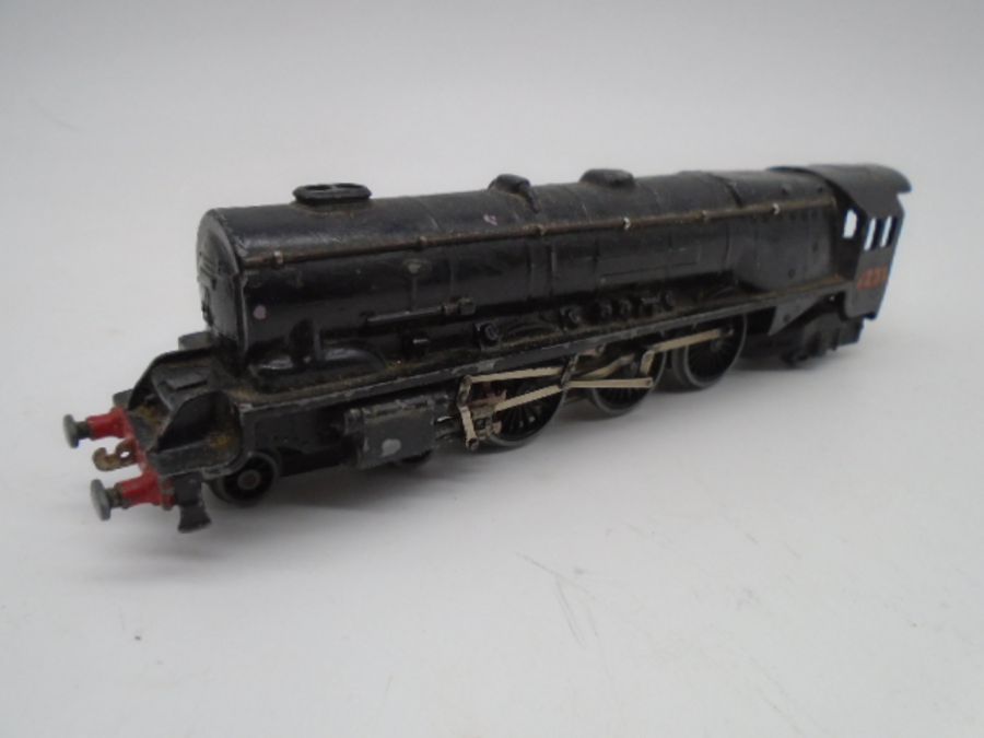 A collection of four model railway OO gauge steam locomotives including a Hornby Dublo "Duchess of - Image 6 of 19