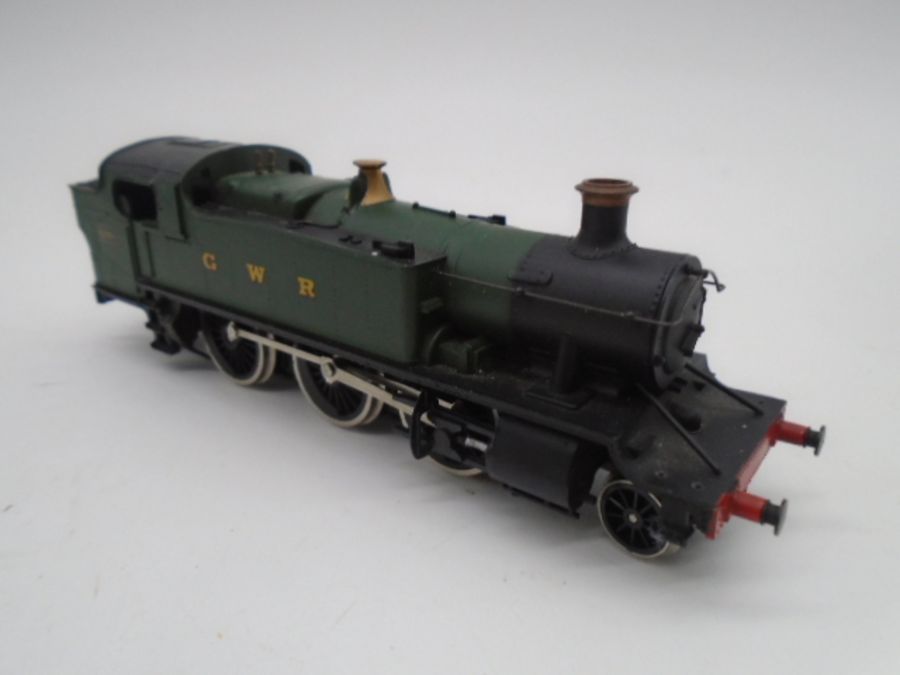 A collection of unboxed model railway OO gauge locomotives and rolling stock including a Mainline - Image 4 of 23