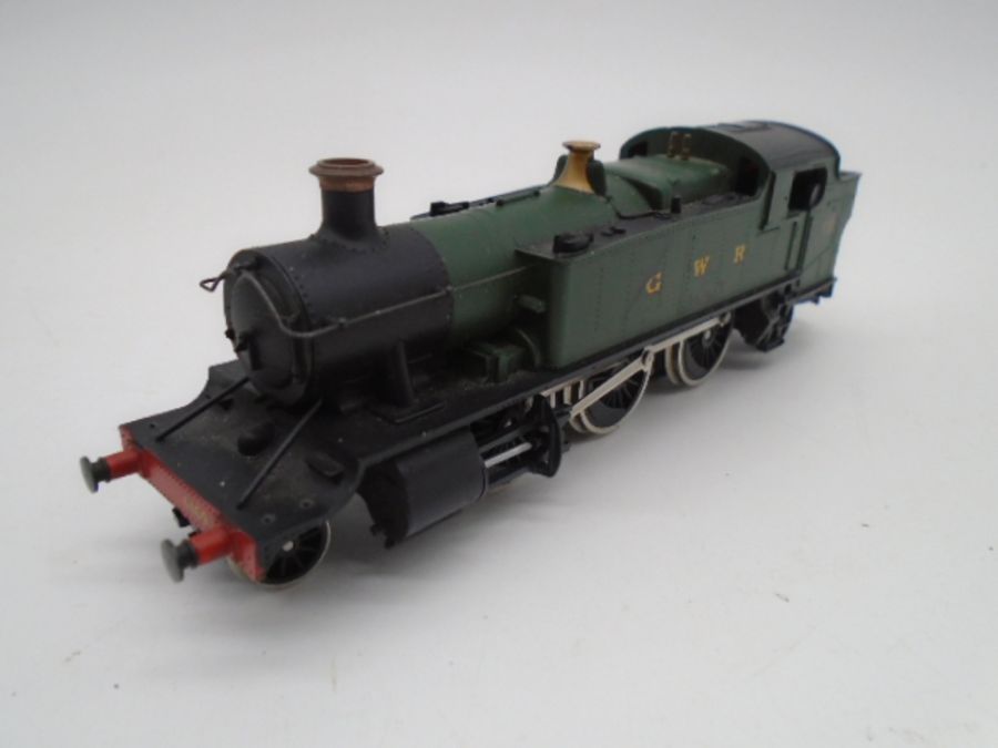 A collection of unboxed model railway OO gauge locomotives and rolling stock including a Mainline - Image 3 of 23