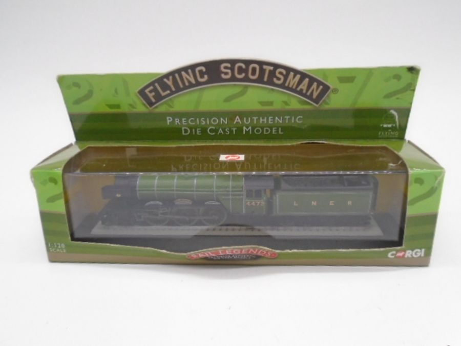 A collection of unboxed model railway OO gauge locomotives and rolling stock including a Mainline - Image 21 of 23