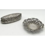 A silver sweetmeat dish along with a silver oval lidded pot, total weight 94.2g