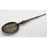 An Elkington & Co. hallmarked silver Anointing spoon, Birmingham 1901