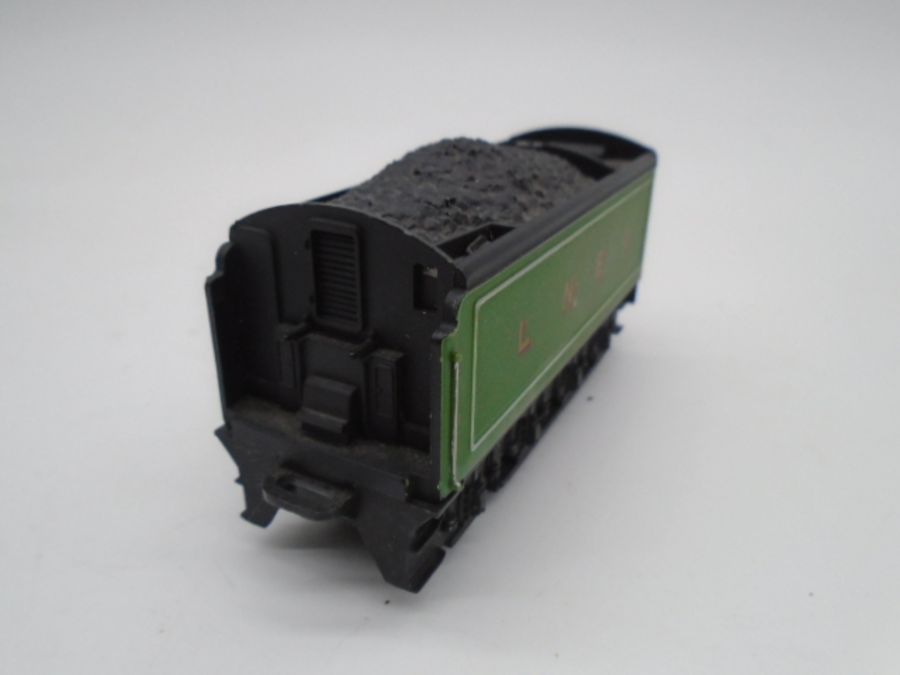 A collection of unboxed model railway OO gauge locomotives and rolling stock including a Mainline - Image 14 of 23