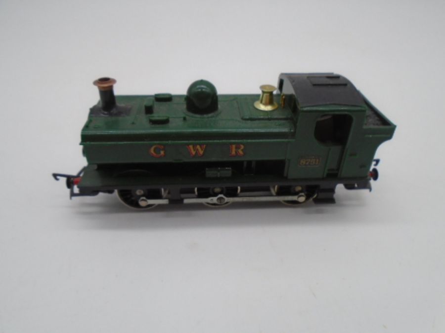 A collection of three boxed Hornby Railways OO gauge locomotives including GWR Hall Class 4-6-0 " - Image 22 of 24