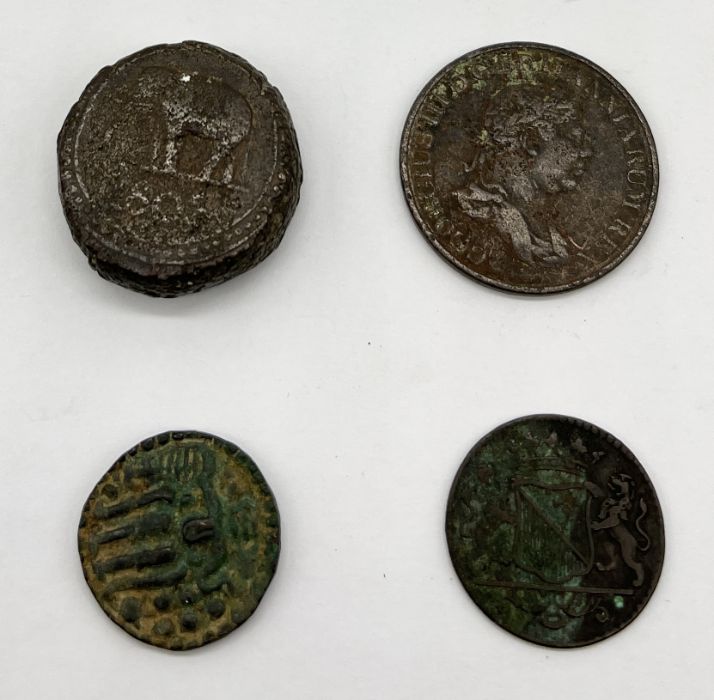 A small collection of coins mainly from Ceylon/Sri Lanka comprising of a George III copper One - Image 3 of 3