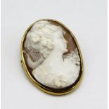 An 18ct gold mounted cameo brooch