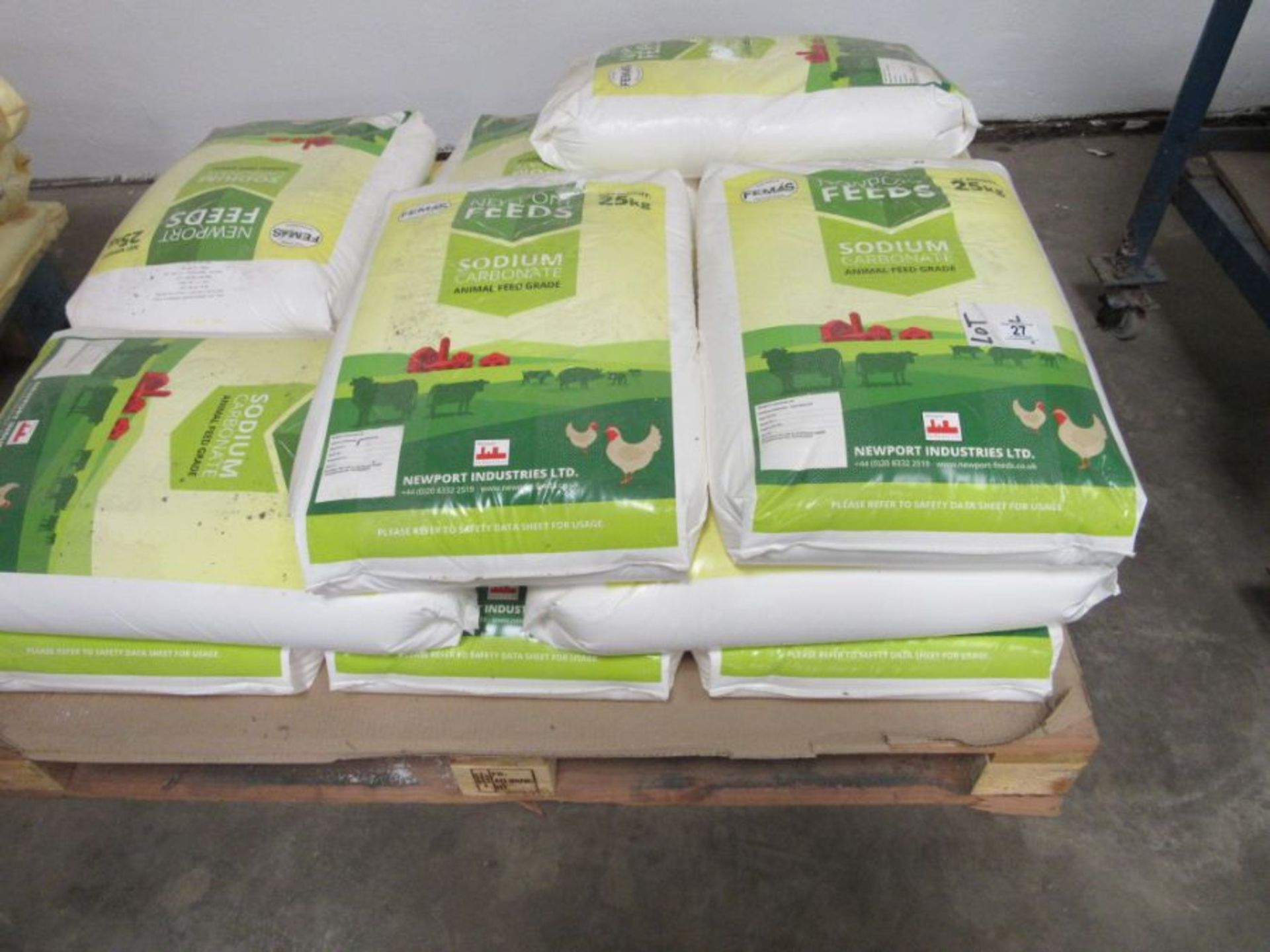 Pallet of 13 Newport Feeds 25kg bags of Sodium Carbonate