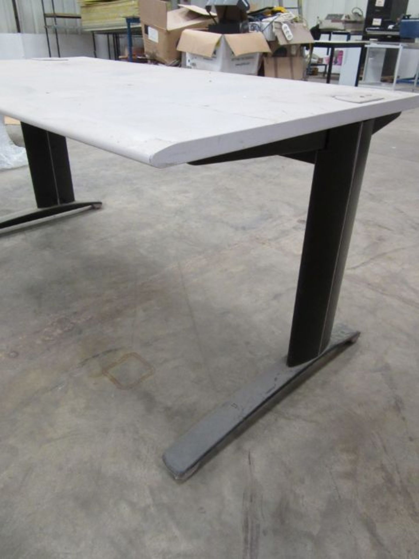 A metal framed computer desk - Image 2 of 3