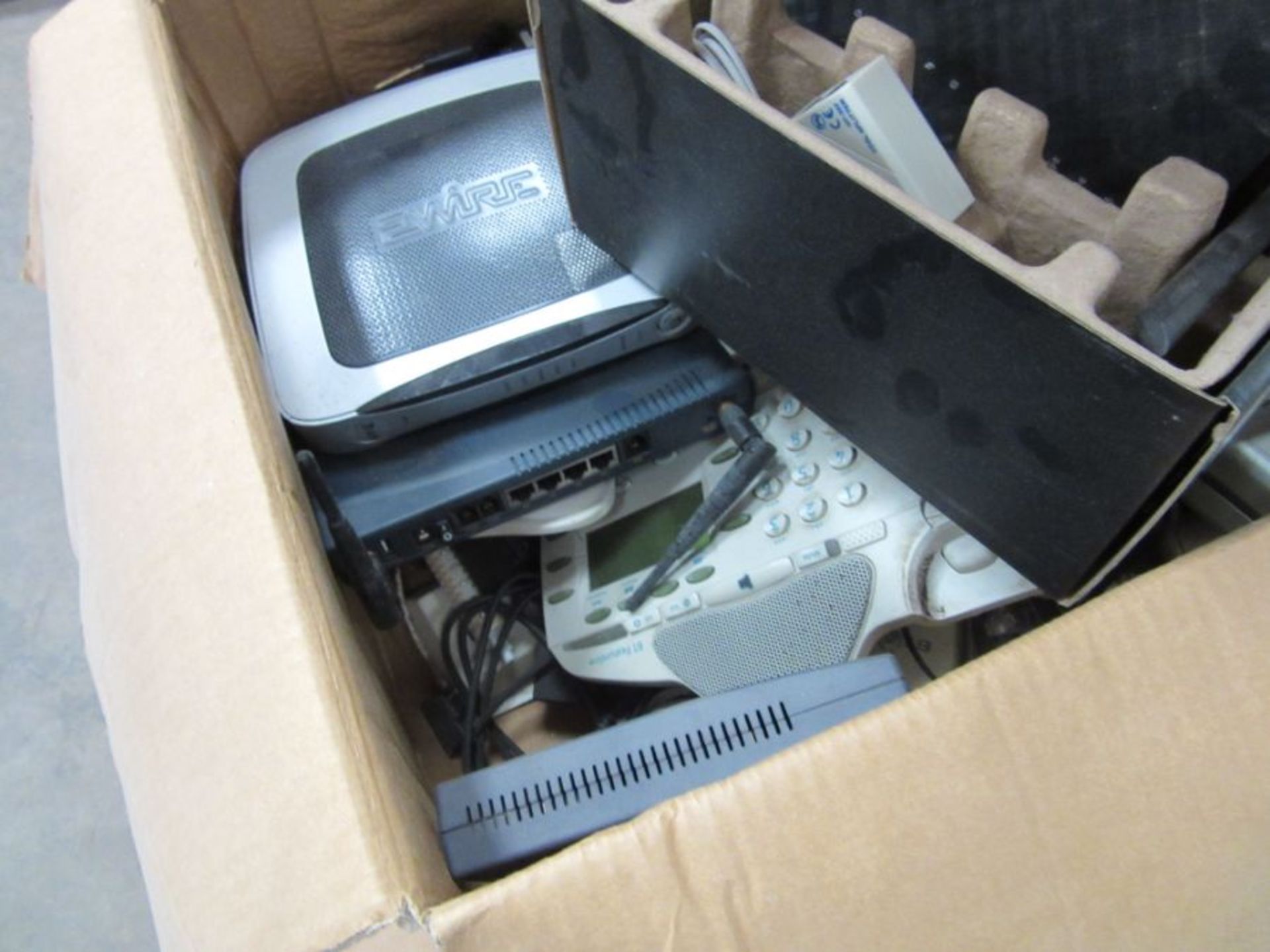 Two pallets of miscellaneous electronic items including a computer tower, cables Philips VR969 video - Image 2 of 9