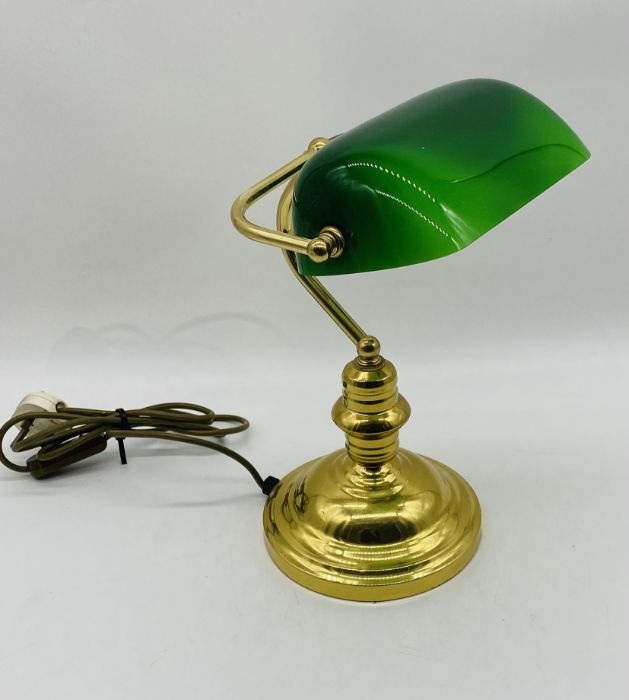 A vintage bankers lamp with green shade - Image 2 of 4