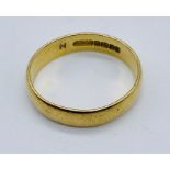 A 22ct gold wedding band, weight 4.5g