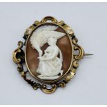 A 9ct gold (tested) mounted cameo brooch depicting Leda and the swan