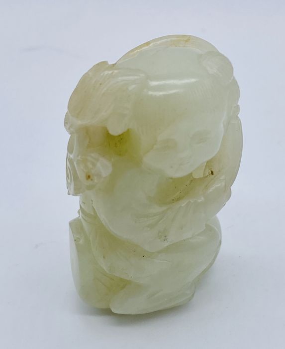 A small carved jade figure of a Deity riding a duck- approx. 5.5cm height - Image 7 of 13