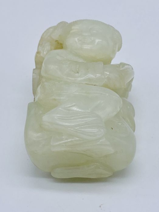 A small carved jade figure of a Deity riding a duck- approx. 5.5cm height - Image 4 of 13