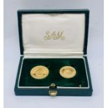 A cased South Africa gold two coin set, 1982, 2 rand & 1 rand (total coin weight 12g)
