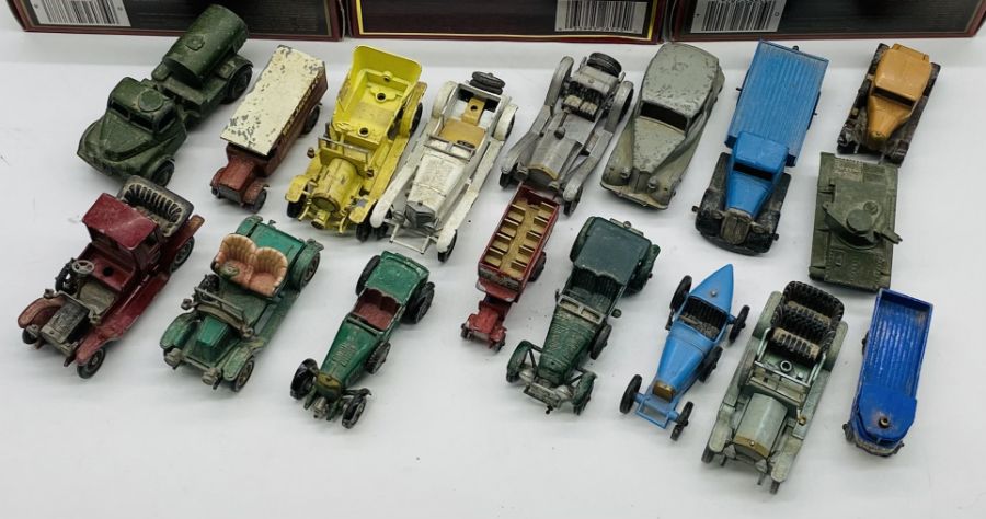 A collection of boxed Matchbox Models of Yesteryear die-cast vehicles, along a collection of loose - Image 4 of 4