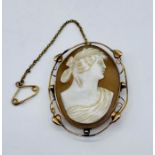 A 9ct gold cameo brooch