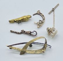 A small quantity of scrap 9ct gold along with a 9ct brooch, total weight 9.3g