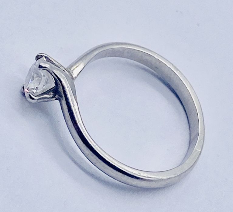 A platinum diamond solitaire ring, the diamond measuring 0.5ct - Image 2 of 2