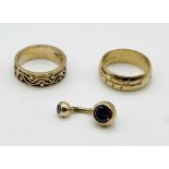 Two 9ct gold wedding bands along with a 9ct gold belly bar- total weight 10.8g