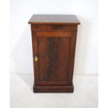 A Victorian mahogany bedside cabinet - length 43cm, depth 31cm, height 77.5cm