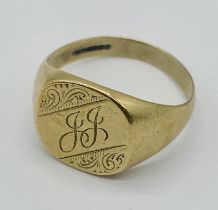 A gentleman's signet ring in 9ct gold, weight 8.2g