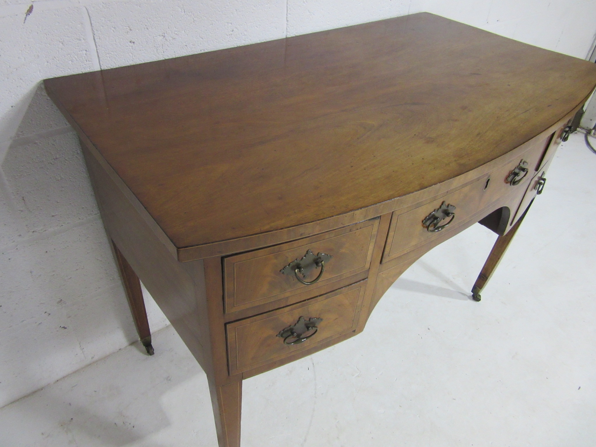 A Georgian bow fronted inlaid mahogany ladies writing desk with 5 drawers - Image 2 of 6