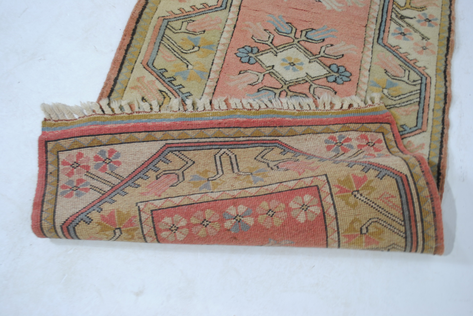 A pink ground Eastern runner - 298cm x 82cm - Image 5 of 5