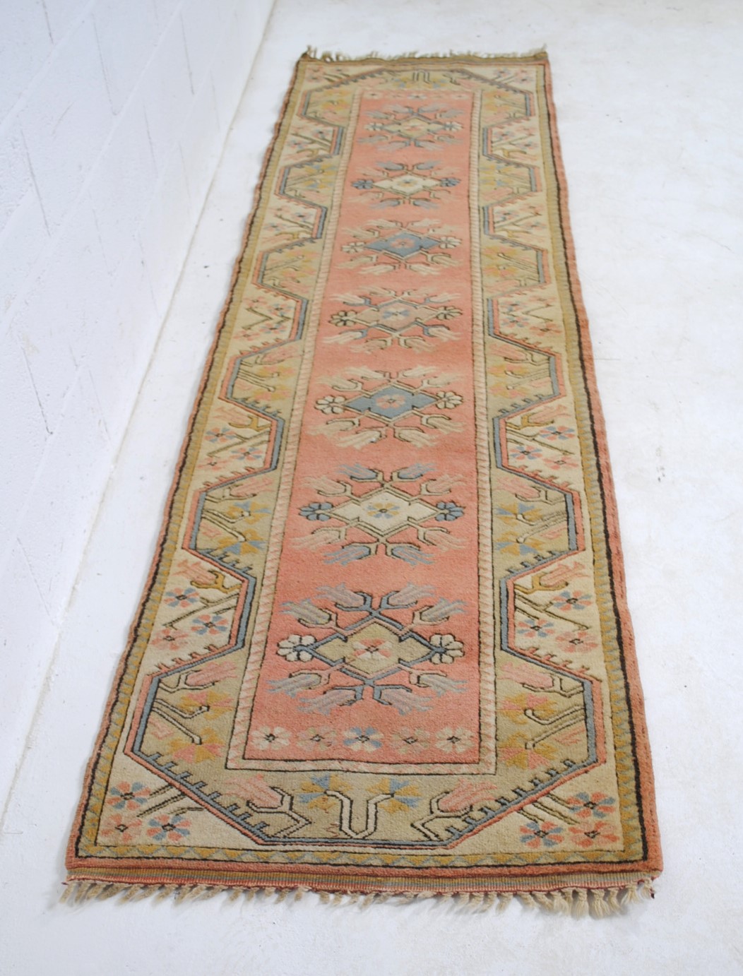 A pink ground Eastern runner - 298cm x 82cm - Image 2 of 5