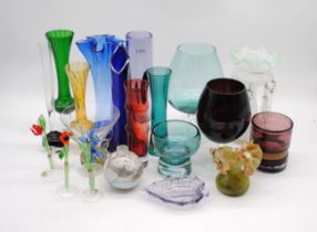 A quantity of various art glass