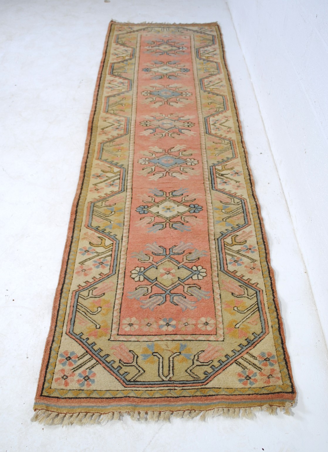 A pink ground Eastern runner - 298cm x 82cm - Image 3 of 5