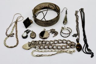 A collection of 925 silver jewellery including bangle, bracelet, chains etc.