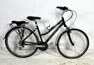 A Dawes Tanami ladies 24 gear trekking bike in immaculate condition. An 18-inch frame with 27-inch