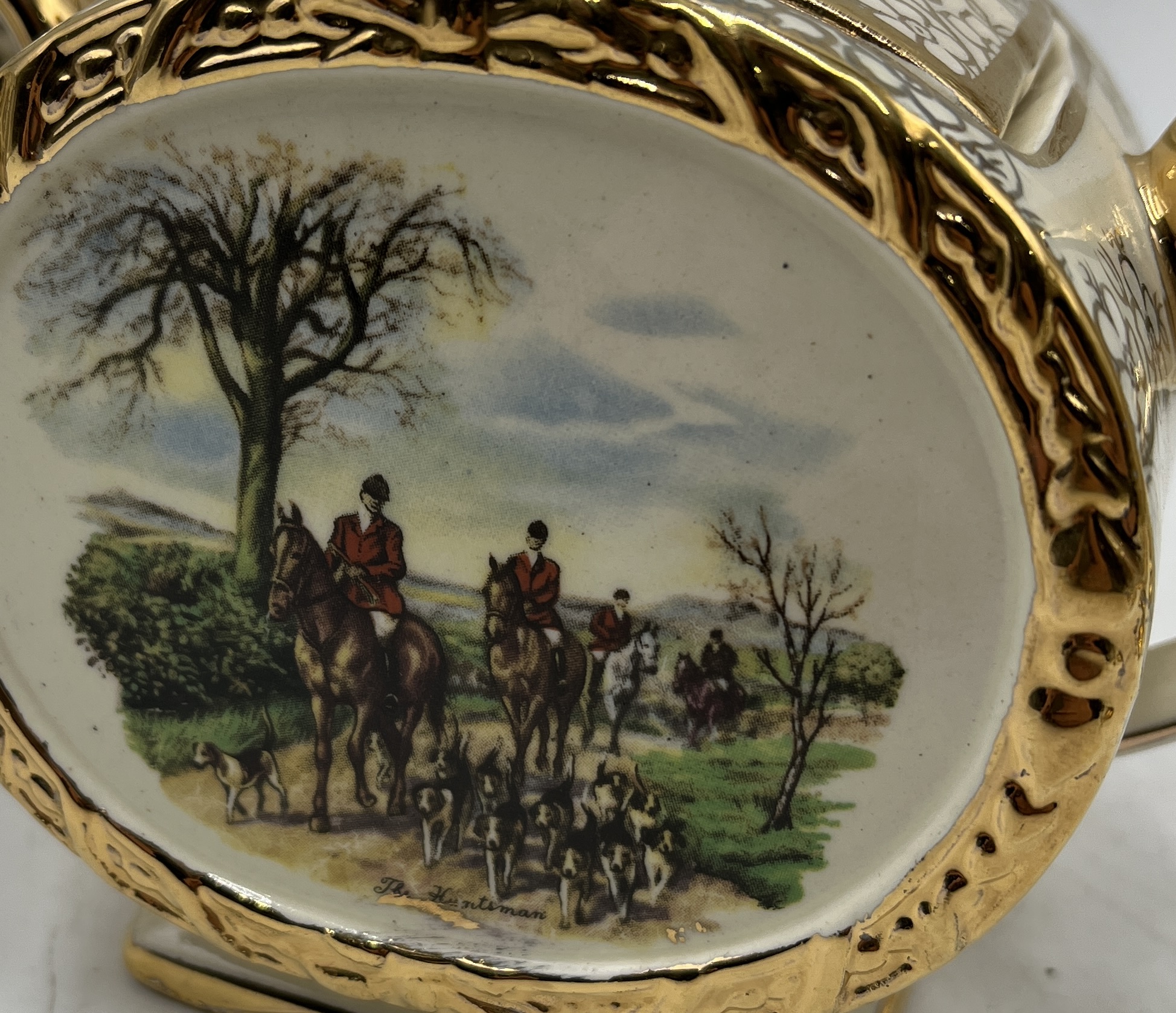 A gilt glass jug and six glasses along with a Sadler's teapot, sugar bowl and jug all decorated with - Image 3 of 5